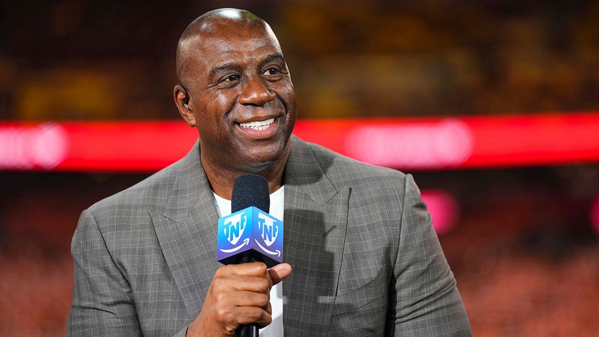 Washington Commanders’ Debacle: Magic Johnson Criticizes Poor Clock Management