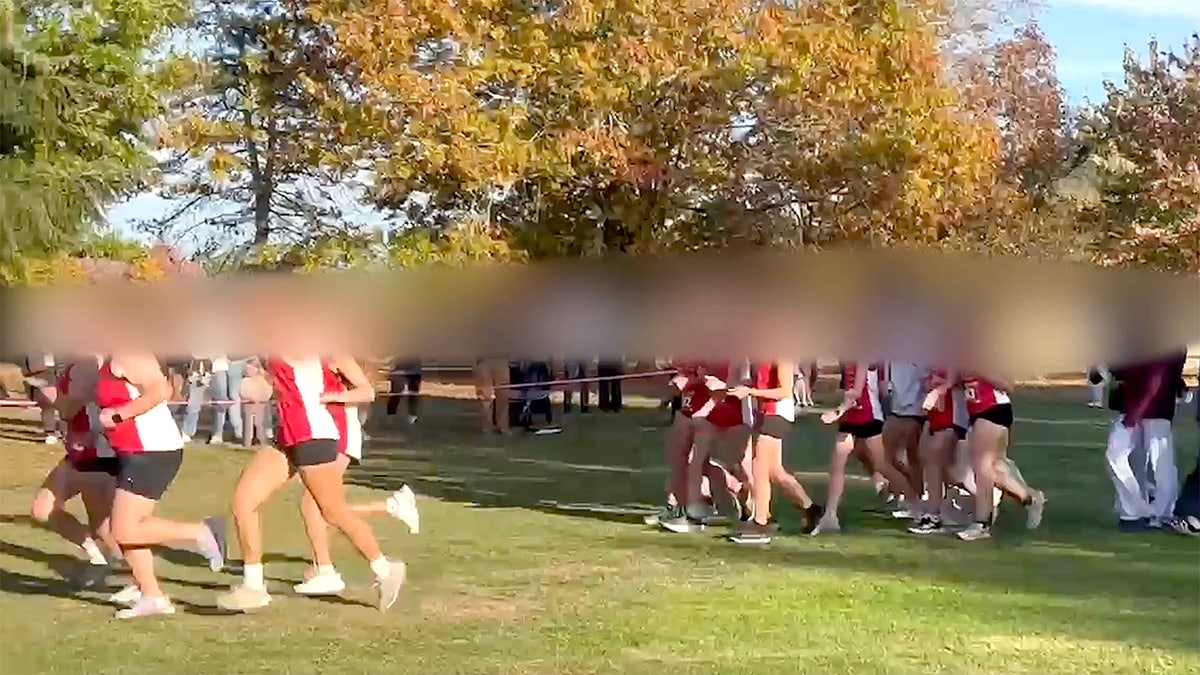Washington High School Girls Protest Male Athlete in Cross Country Race