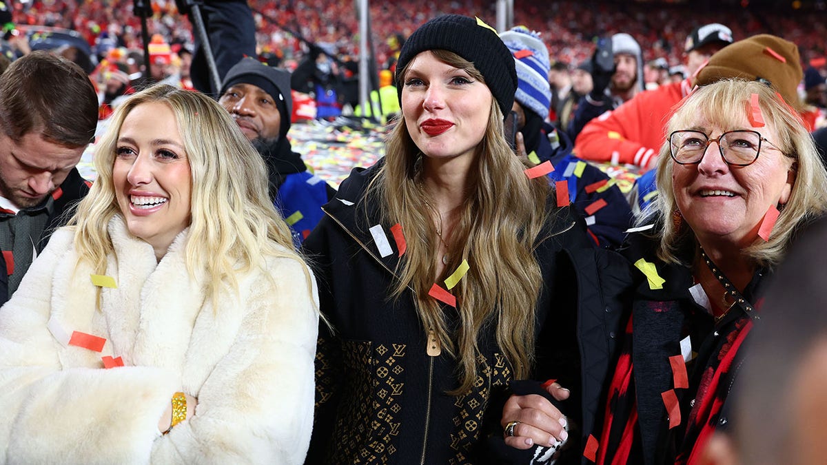 Taylor Swift’s Presence at NFL Games and the Response from Fans