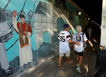White Sox’s Pope Hat Promotion Gains Popularity