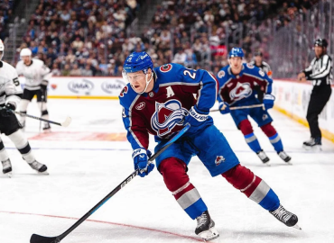 Nathan MacKinnon Shines in Season Opener for Colorado Avalanche