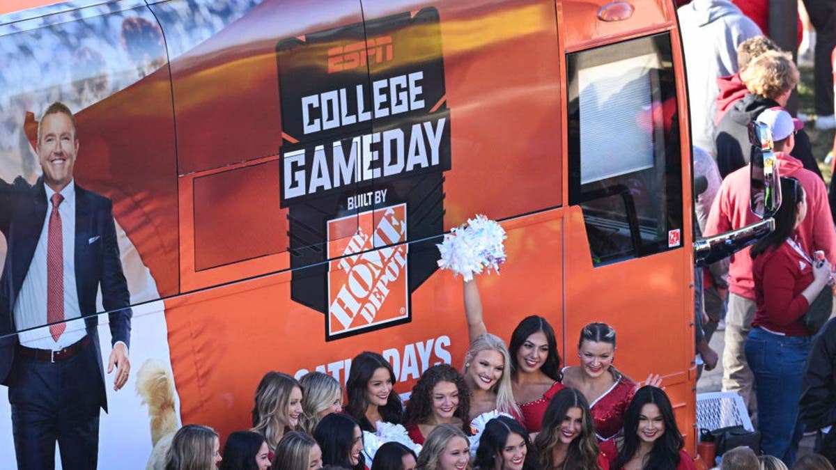 Controversy Over Sign Rules at ESPN’s College GameDay