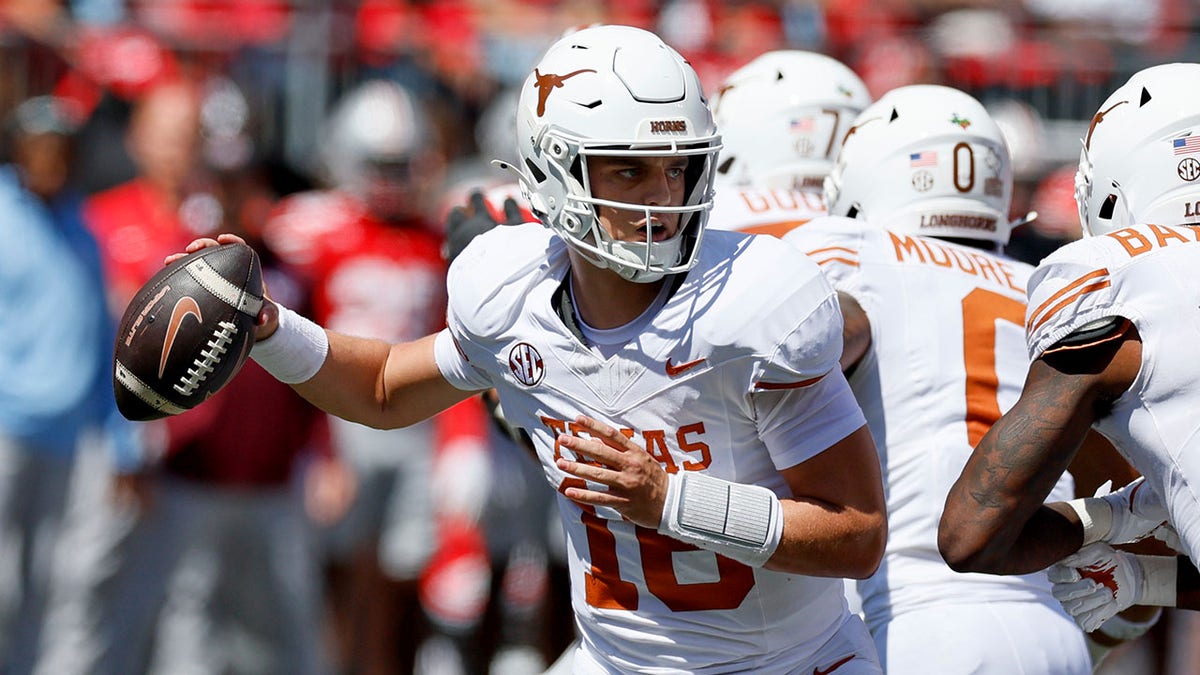 Arch Manning’s Journey: Leading Texas Longhorns Amid Expectations and Scrutiny