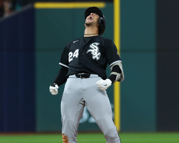 Chicago White Sox Rally to Defeat Guardians in AL Division Series Game 2