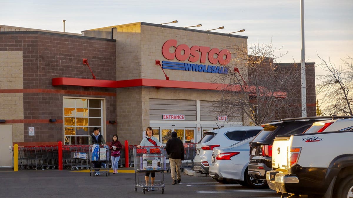 Costco Offers Disneyland Ticket Bundle with Dining and Extras