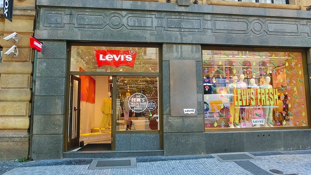 Upgrade Your Wardrobe with Levi’s Fall Sale