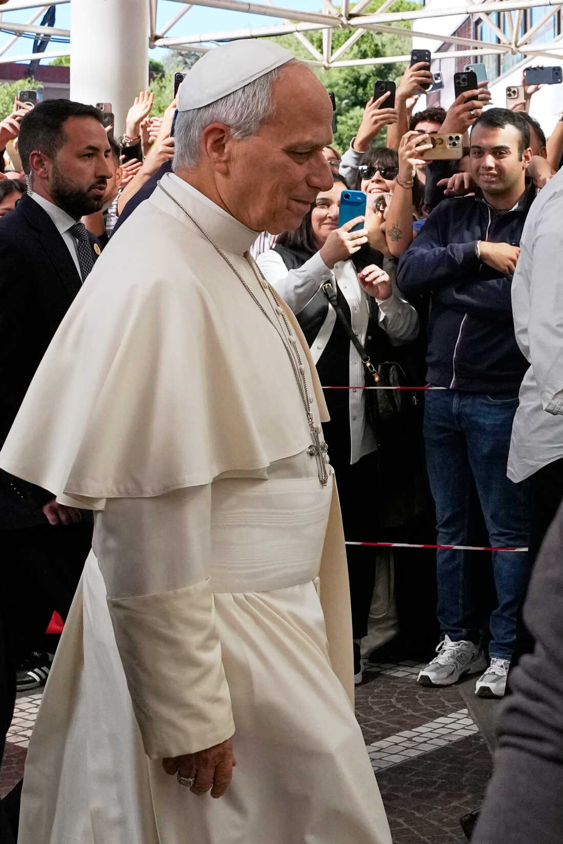 Pope Leo XIV Undergoes Successful Lung Surgery in Rome