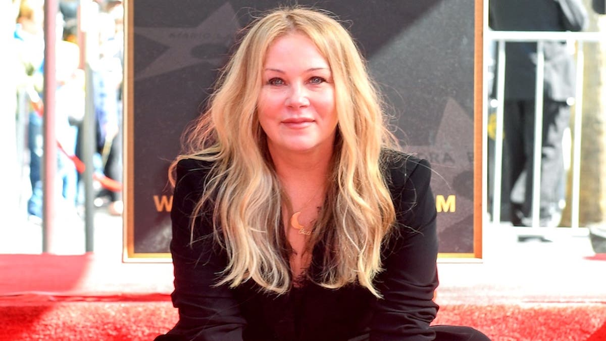 The Complexities of Multiple Sclerosis Diagnosis: Christina Applegate’s Journey