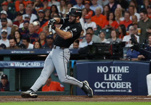 White Sox Triumph Over Astros in Wild-Card Series