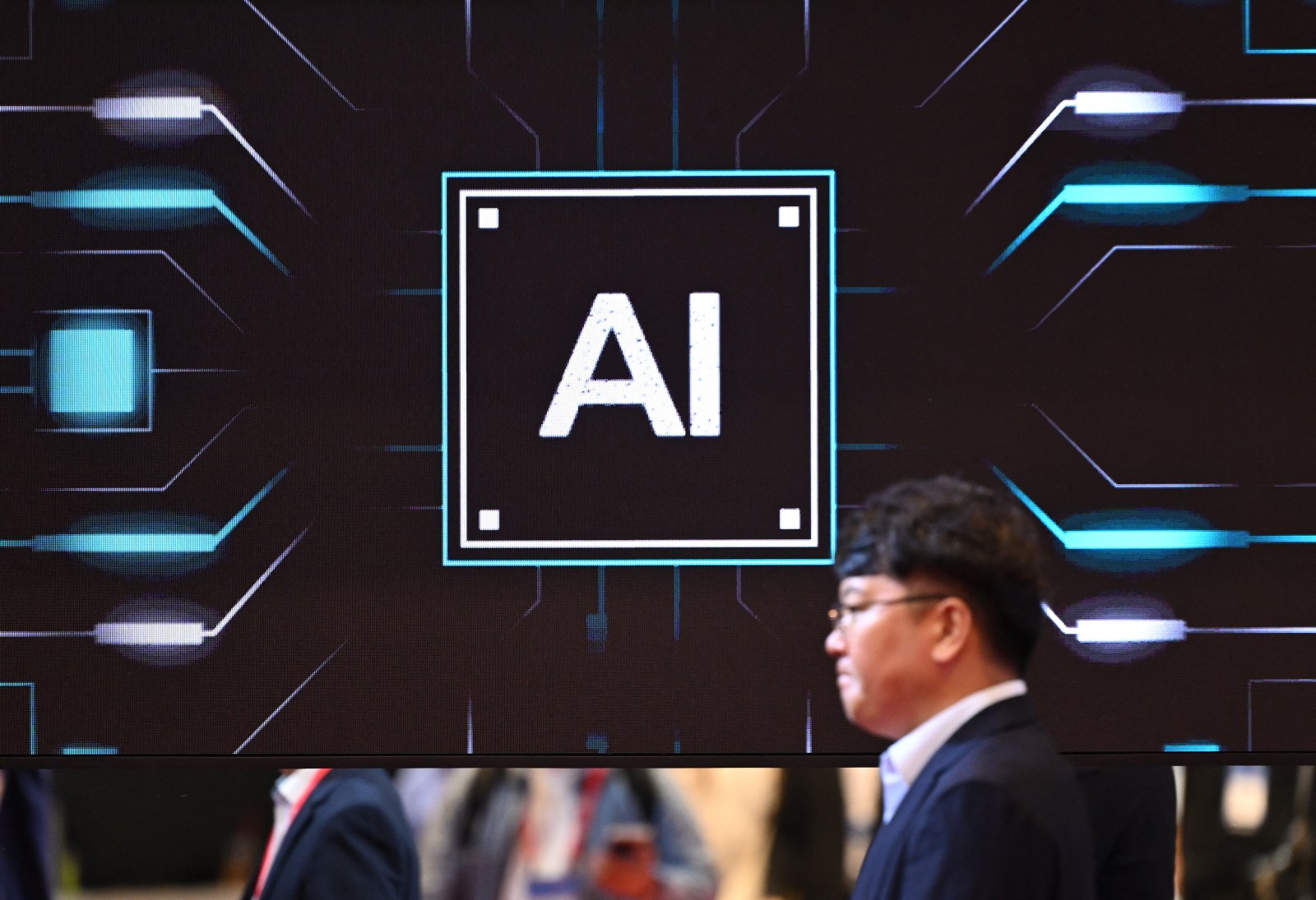 Exploring the Potential Scenario of AI Dominating the World