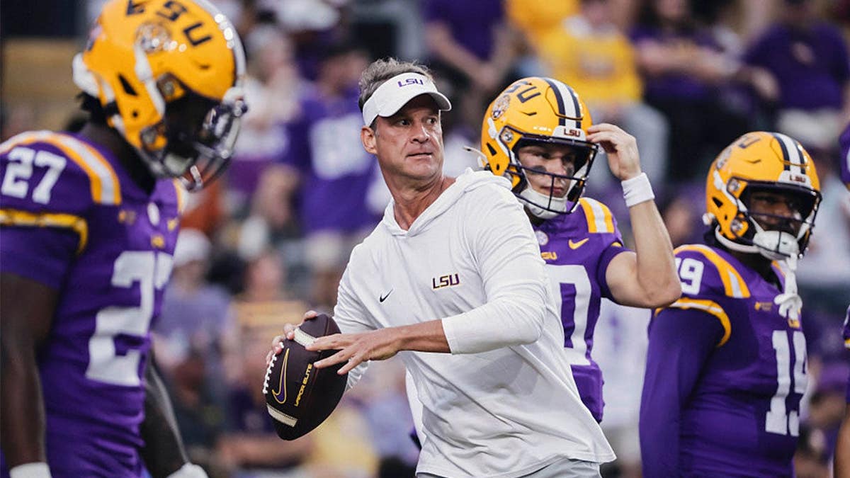 Evaluating Lane Kiffin’s Coaching Decisions