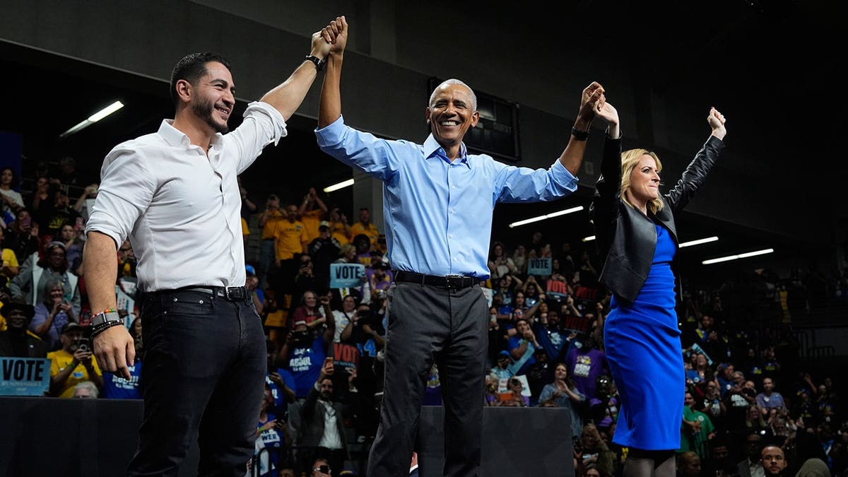 Obama Supports Progressive Democrats as Left Wing Rises