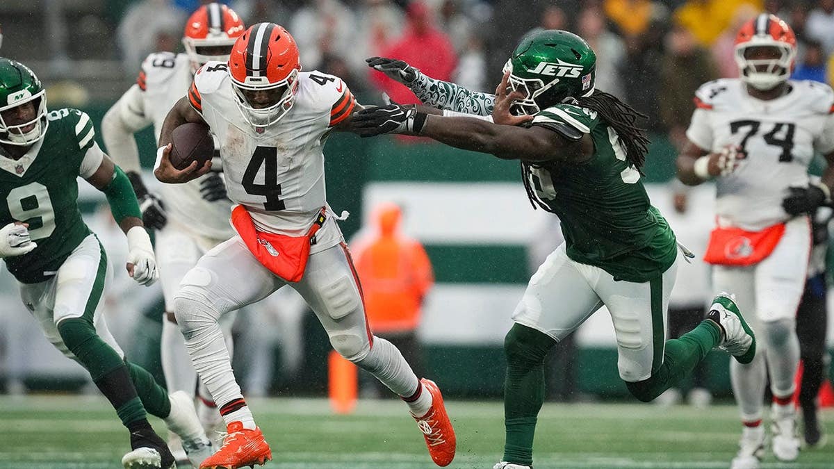 Demario Davis: Faith, Football, and Perseverance