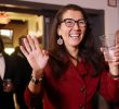 Alaska Senate Race Heats Up Amid Debate Over Notecards