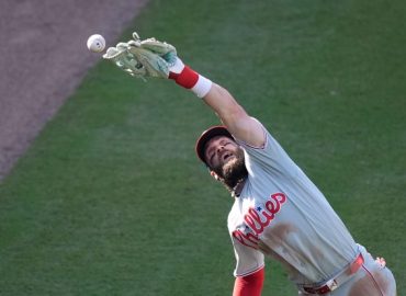 Phillies Secure Win Over Braves in Game 2, Forcing Decisive Showdown