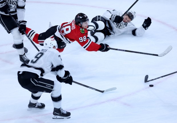 Chicago Blackhawks Secure Win Over Los Angeles Kings
