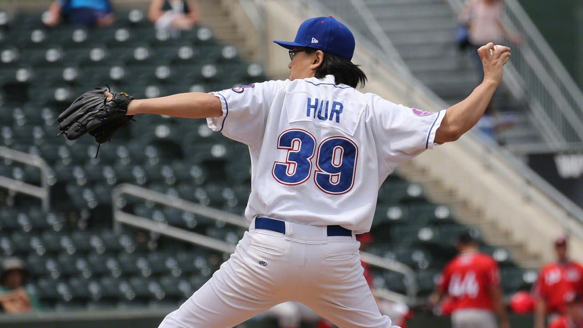 Knuckleball Dreams: From Backyard to Big Leagues