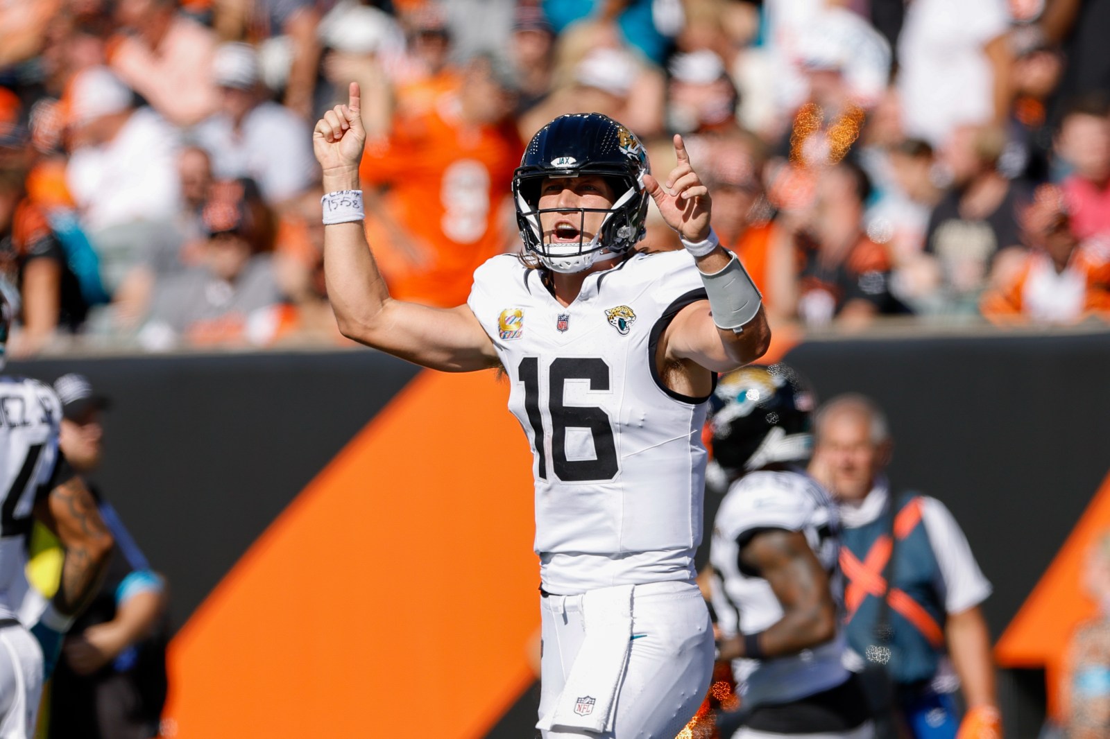 Trevor Lawrence Leads Jaguars to Victory Over Bengals