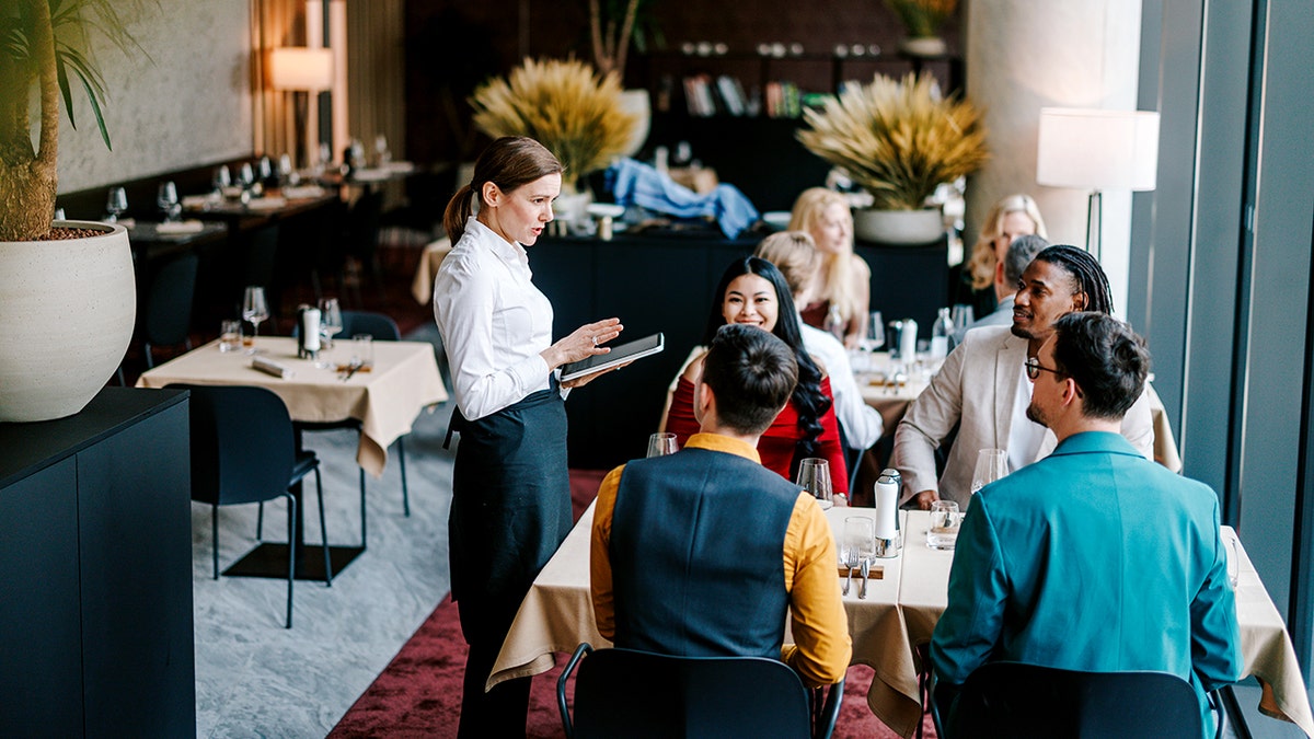 Restaurant Substitution Requests: Balancing Expectations