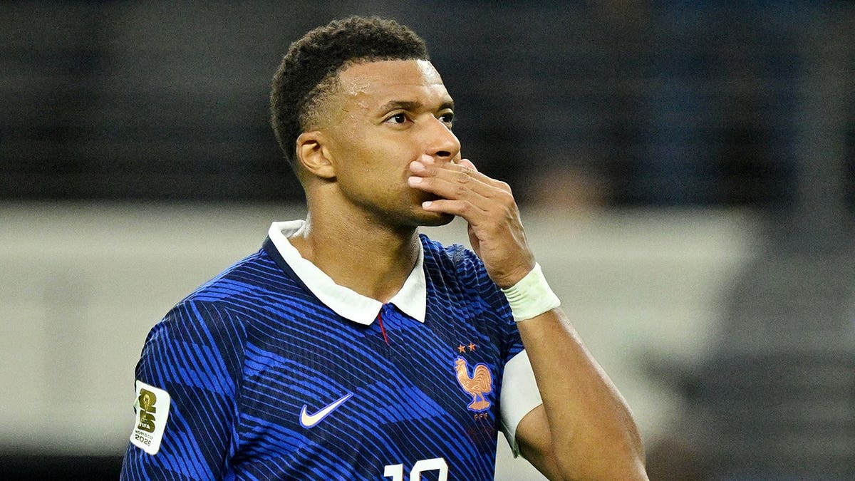 Kylian Mbappé Faces Criticism After World Cup and Ballon d’Or Disappointments