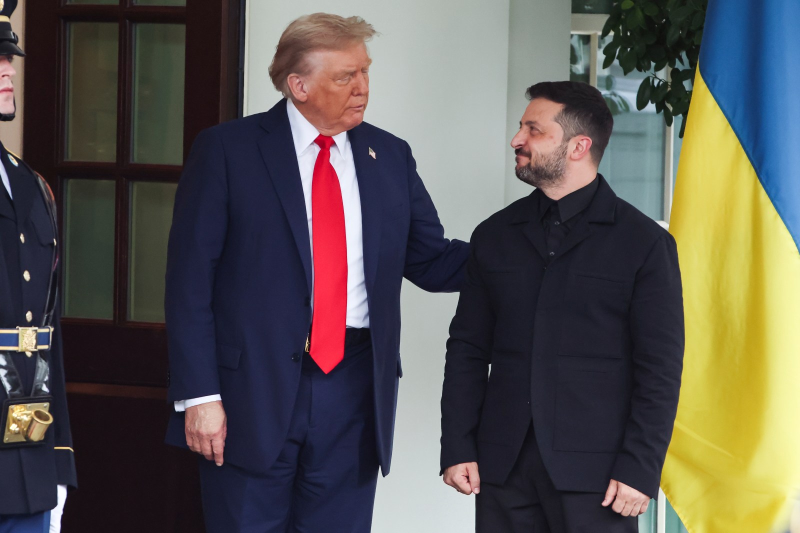 Trump Calls for Leadership Change in Ukraine, Criticizes Zelensky