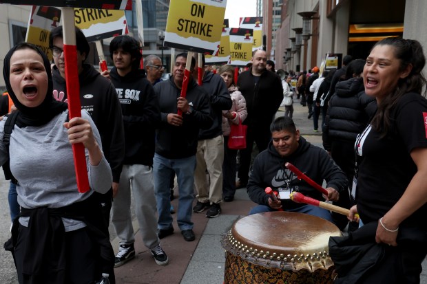 Chicago Hotel Workers Launch Strike as Marathon Weekend Begins