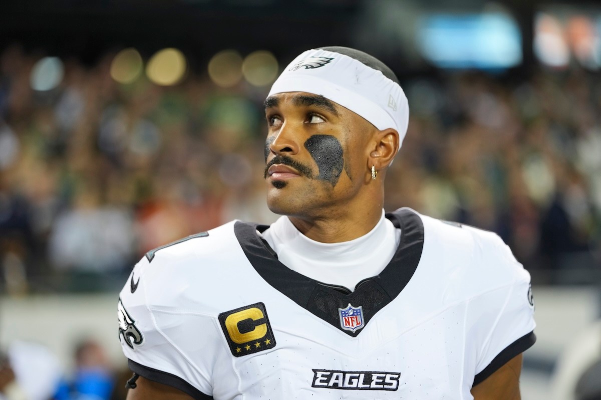 Jalen Hurts’ Health Concerns Spark Criticism towards Eagles’ Management